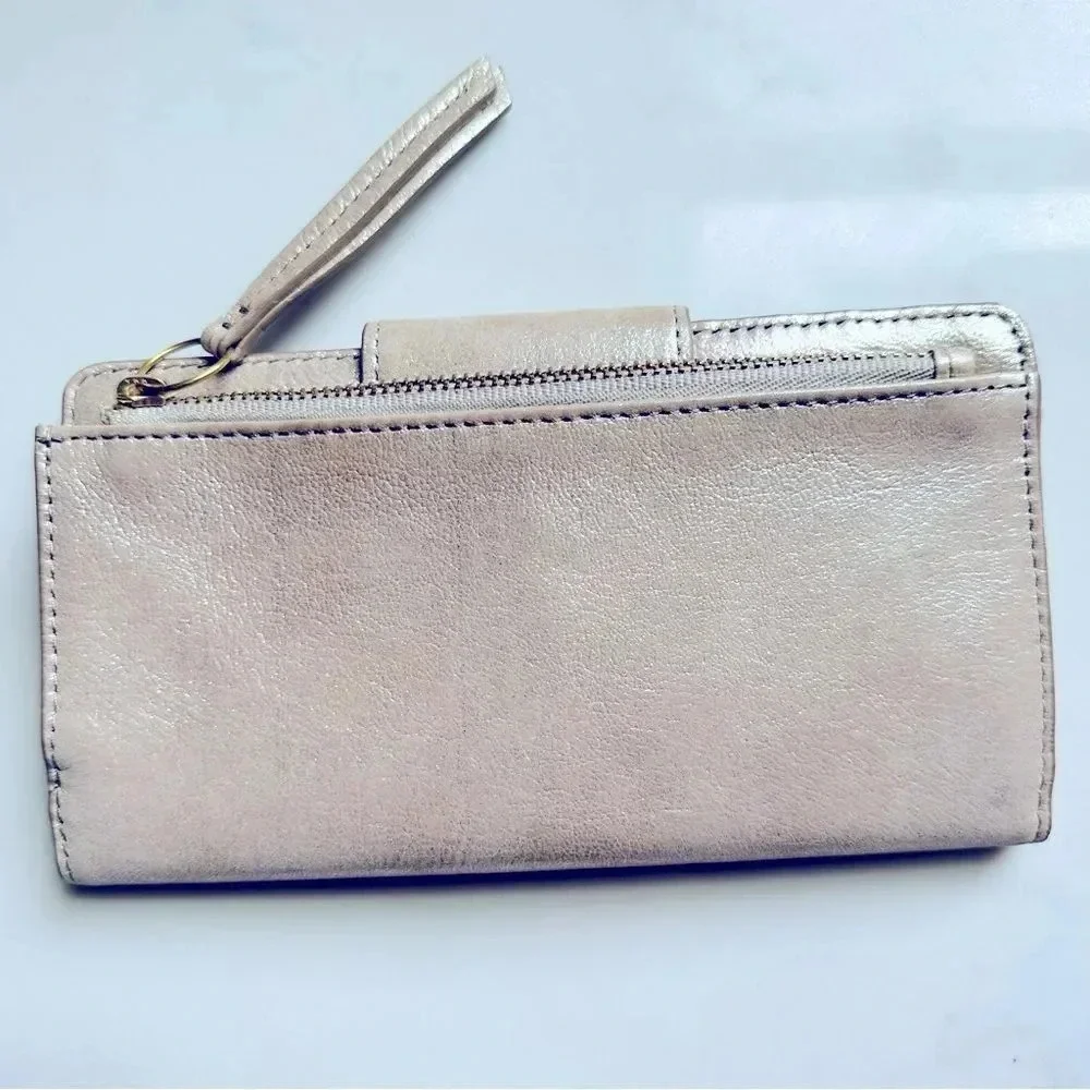 NWOT Fossil RFID Madison Slim Clutch Metallic Wallet
